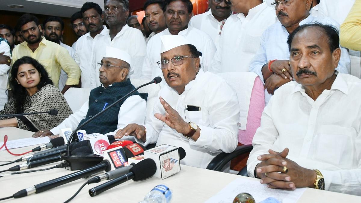 Congress legislators express solidarity with farmers in Kalaburagi district of Karnataka, seek ₹341 crore crop insurance