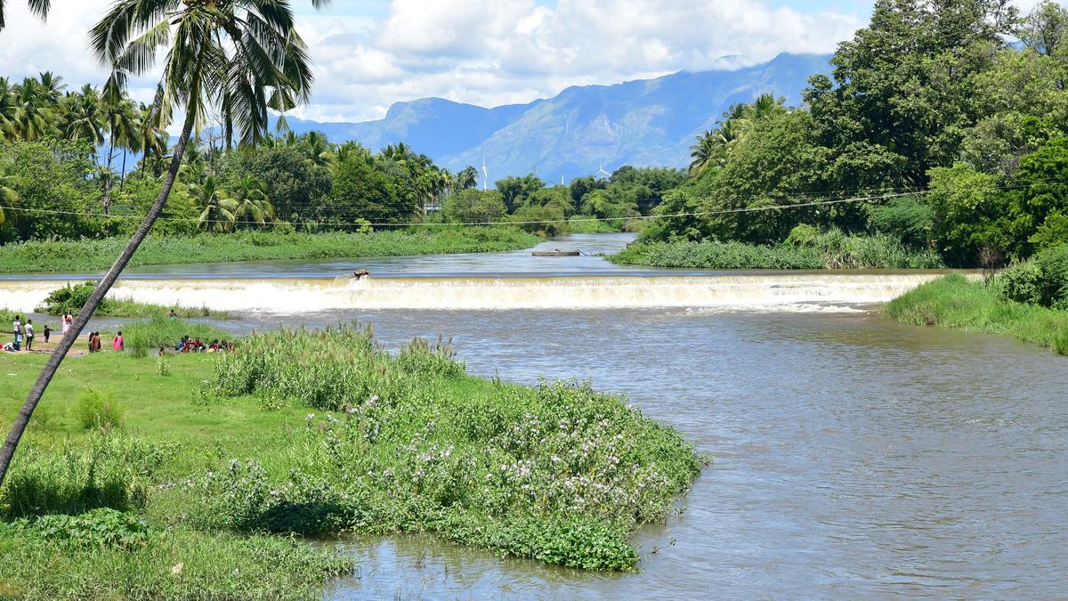 Water level in Mullaperiyar dam stands at 120.30 feet
