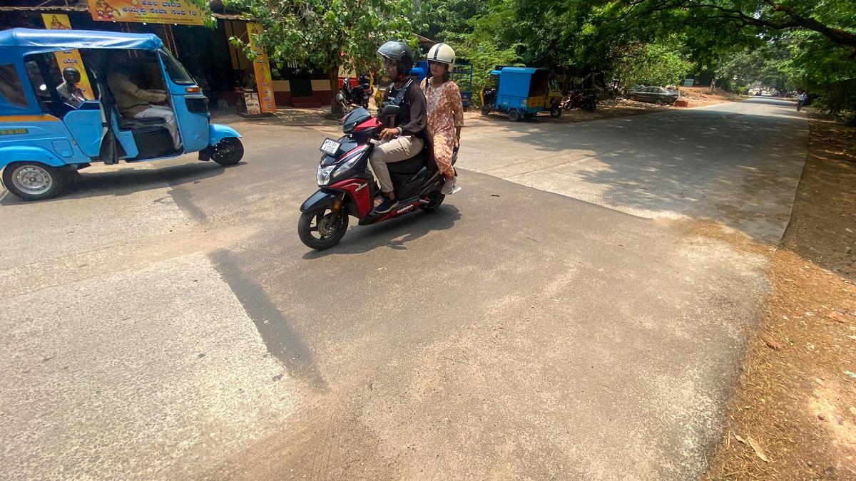 Zero tolerance to flexes on road medians, says DC