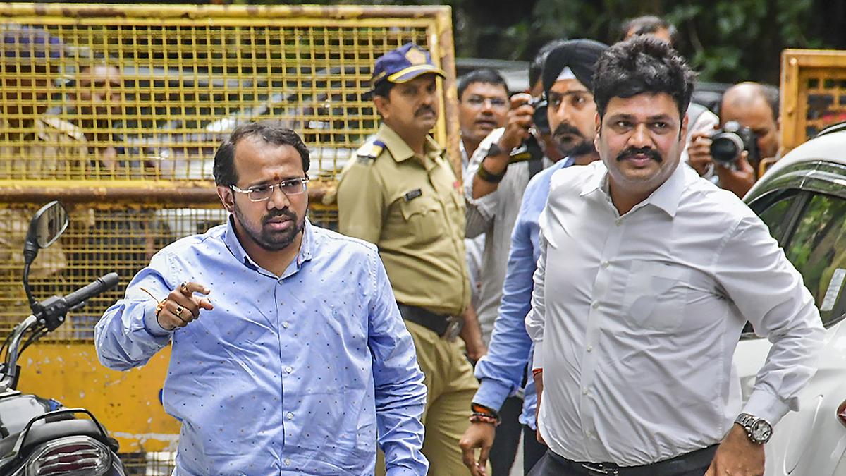 Bombay High Court directs ED to respond to the arrest Shiv Sena (UBT) functionary in Khichdi scam