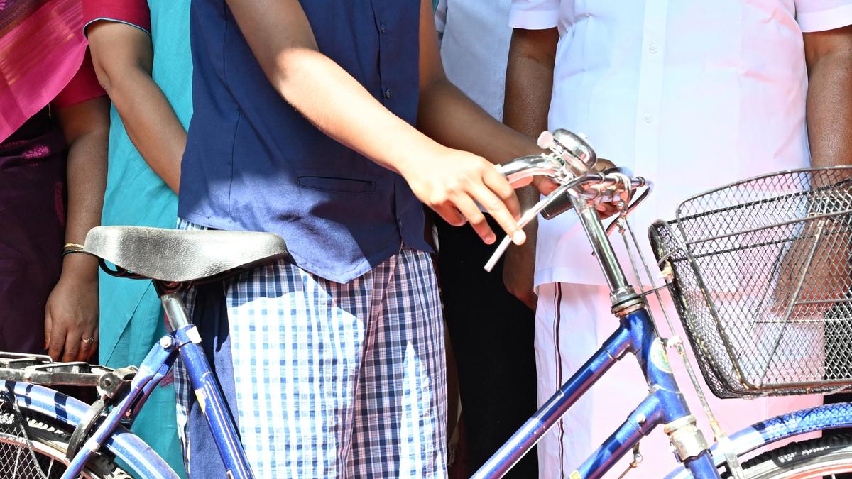 Minister flags off new buses and distribute bicycles to students in Salem