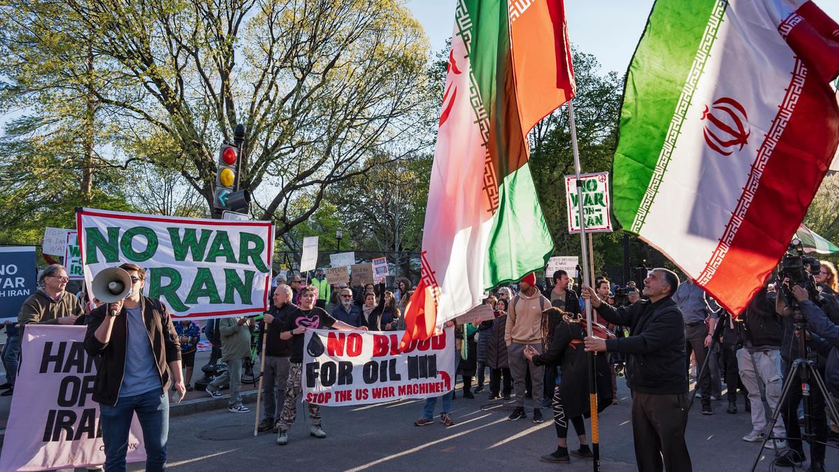 ईरान की 10 सूत्री योजना में कहा गया है कि अमेरिका को यूरेनियम संवर्धन स्वीकार करना होगा, सभी प्रतिबंध हटाने होंगे