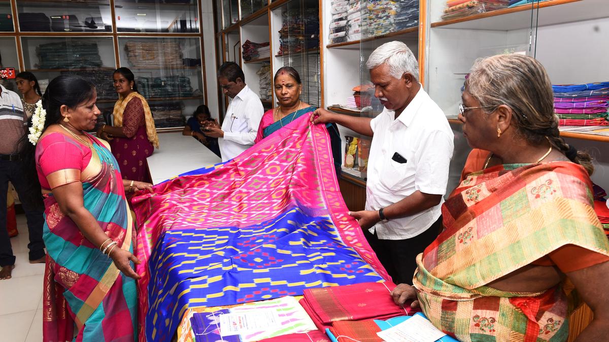 Khadi festival discount sale starts in Tiruchi The Hindu