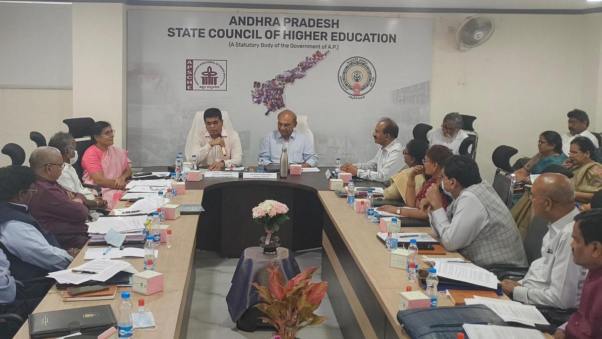 V-Cs’ of public varsities in A.P told to focus on reorientation of curricula, employability, research and global reach