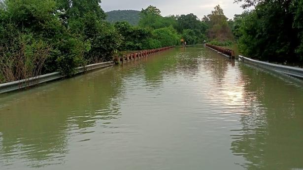 Godavari flows close to danger mark at Bhadrachalam