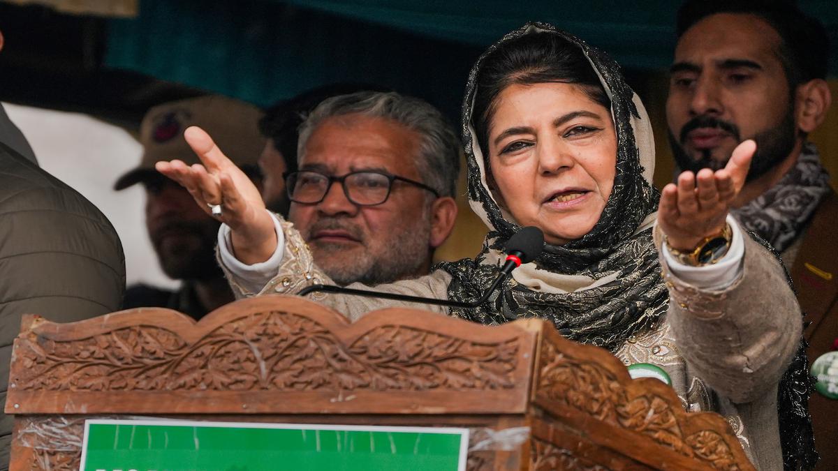 BJP should not act like Pakistani raiders of 1947 in J&K: Mehbooba Mufti