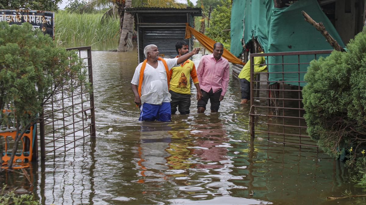 Five killed in Maharashtra rains; Cabinet approves aid of ₹2,215 crore for farmers Five killed in Maharashtra rains; Cabinet approves aid of ₹2,215 crore for farmers