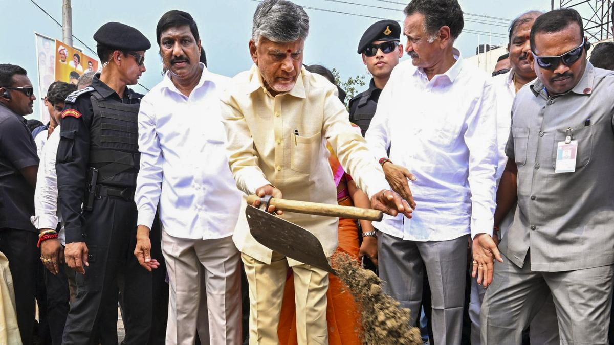 Mission for pothole-free roads: Andhra Pradesh CM Chandrababu Naidu  launches project at Anakapalli - The Hindu