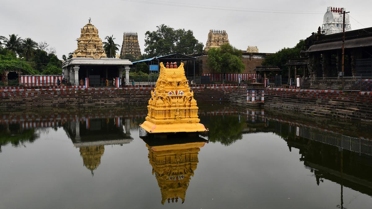 Madras High Court rejects plea to permit only Vaishnavite Brahmins to run prasadam stall at Devarajaswamy Temple