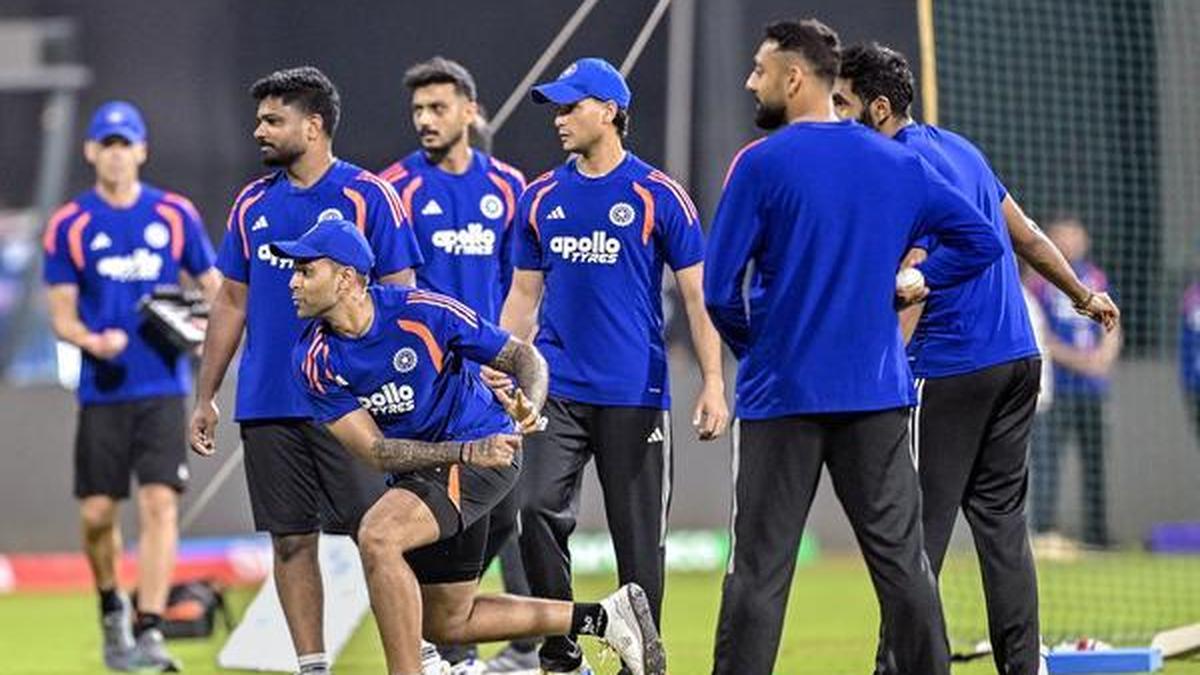 Semifinal Piala Dunia IND vs ENG T20 LANGSUNG: Pria berbaju biru menghadapi Inggris