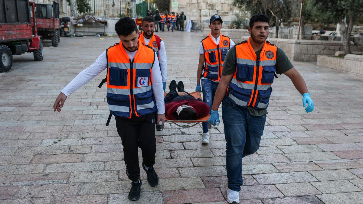 Palestinians clash with Israeli police at Jerusalem holy site, over 150 injured