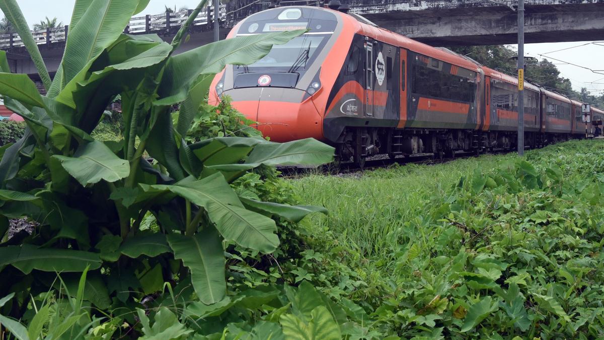 Vande Bharat hits overturned autorickshaw near Varkala in Kerala