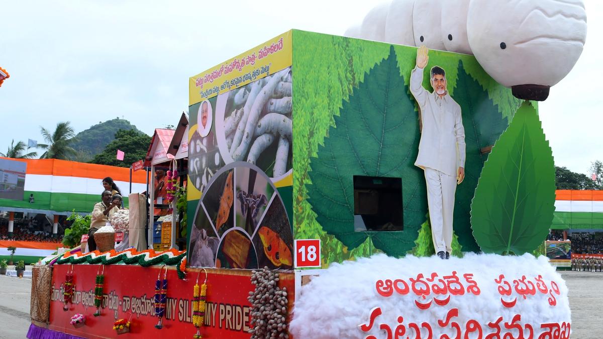 Silk farming tableau wins first prize at Independence Day celebrations in Vijayawada