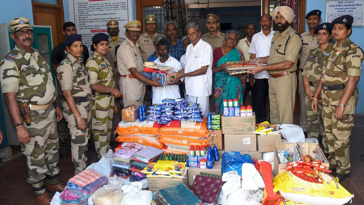 CISF personnel distribute provisions to senior citizens