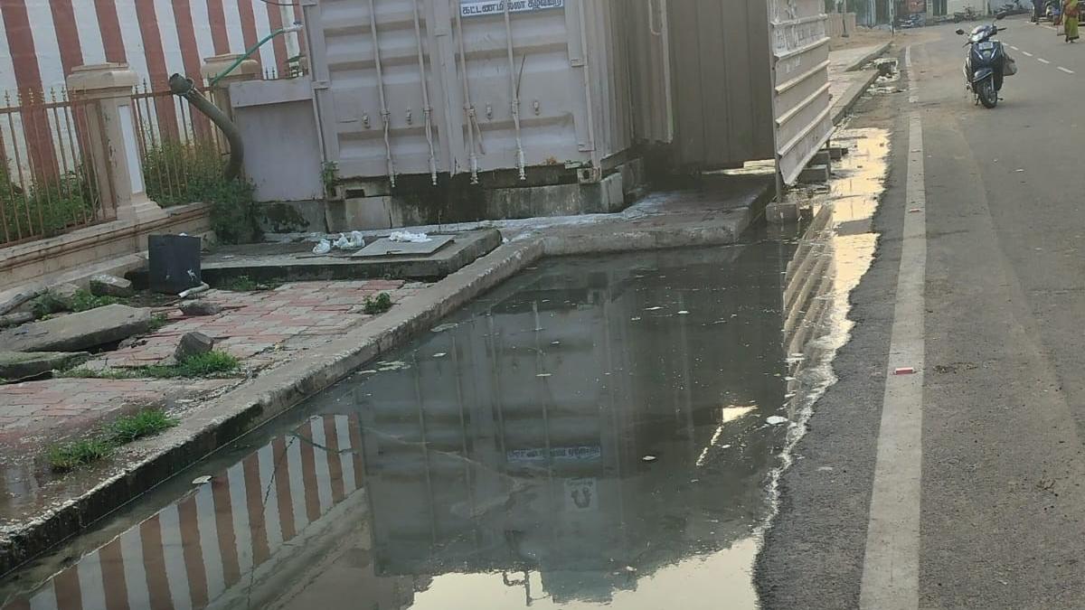 Temporary toilets turn Uthirai Street into an eyesore at Srirangam temple’s northern entrance