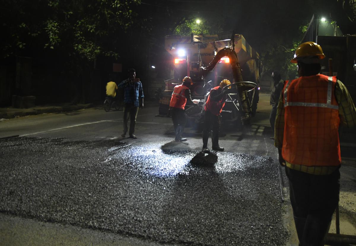 Greater Chennai Corporation trails jetpatcher to cure potholes
