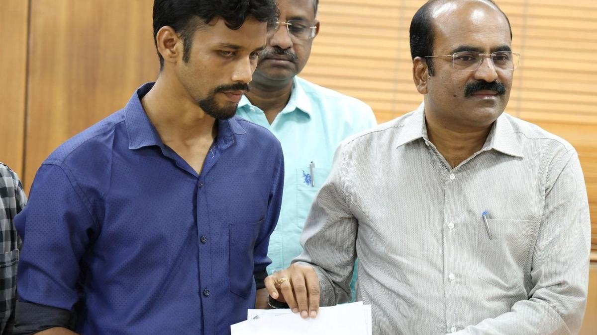 ‘Pregnant women, nursing mothers, aged, differently abled to be given priority in voting’