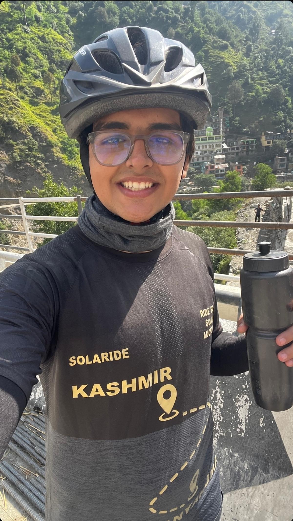 Chandigarh Student Pedalling From Kashmir To Kanniyakumari For A chandigarh-student-pedalling-from-kashmir-to-kanniyakumari-for-a