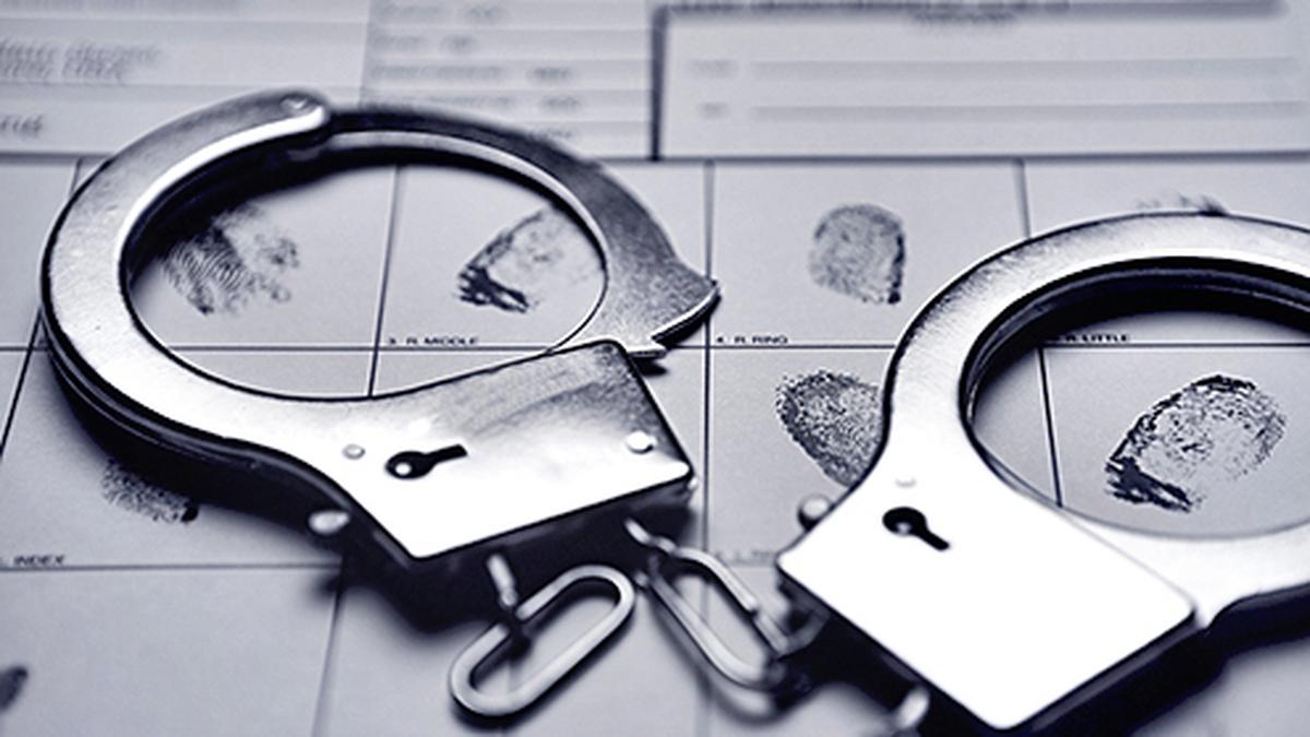 Police head-constable arrested for injuring teenager with pen knife in Thoothukudi