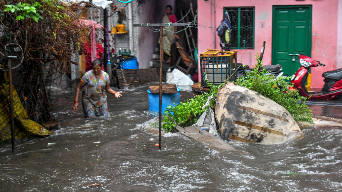 IMD Warns Of ‘extremely Heavy Rainfall’ In A Few Districts In Andhra ...