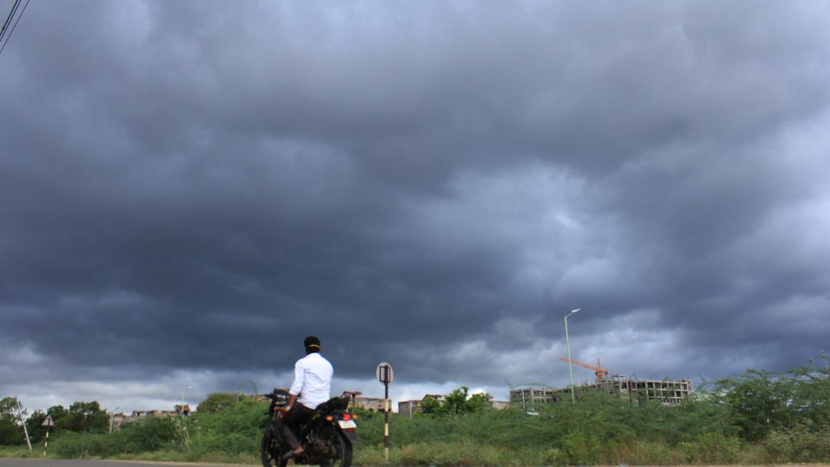 Four southern districts likely to experience heavy rainfall on March 11