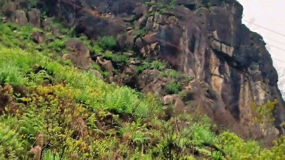 Rockfall poses threat to Munnar road