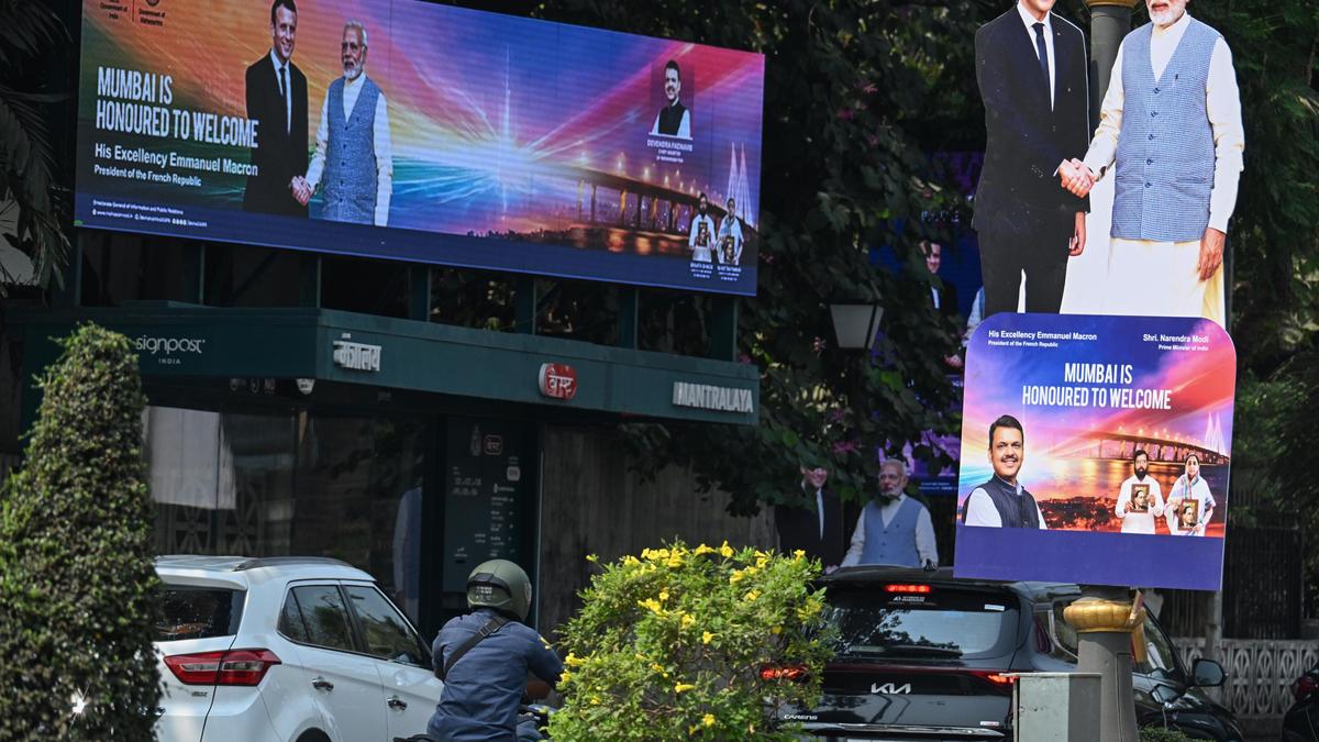 Opposition slams ruling alliance over welcome to Macron