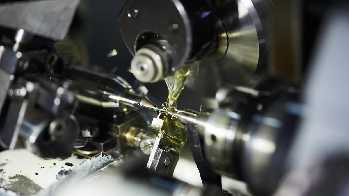 Factory usage needs to jump to 79-80% for investment rate to hit 35%, research shows