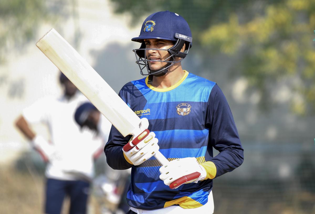 Shubman Gill dari Punjab saat sesi latihan, jelang pertandingan kriket Ranji Trophy Elite Grup B melawan Saurashtra, di Stadion Niranjan Shah, di Rajkot, Gujarat, Rabu, 21 Januari 2026. 
