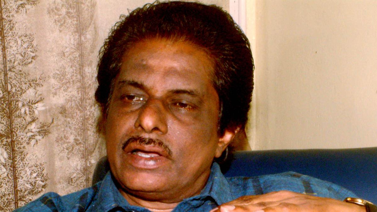 Harikumar, an advocate of middle cinema, passes away