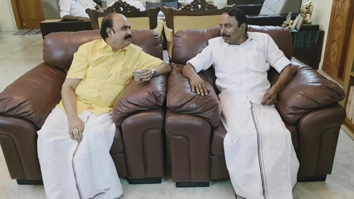 Pugazhendhi criticises EPS for removing Sengottaiyan from party posts