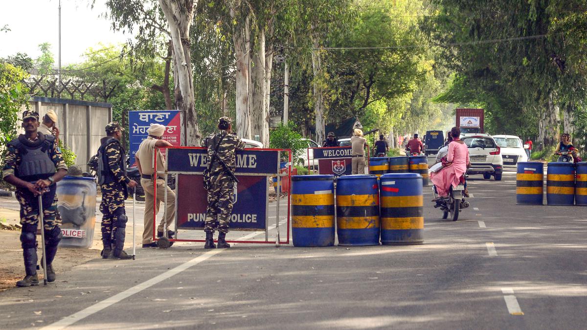 Radical preacher Amritpal Singh’s close aide Papalpreet Singh arrested from Hoshiarpur