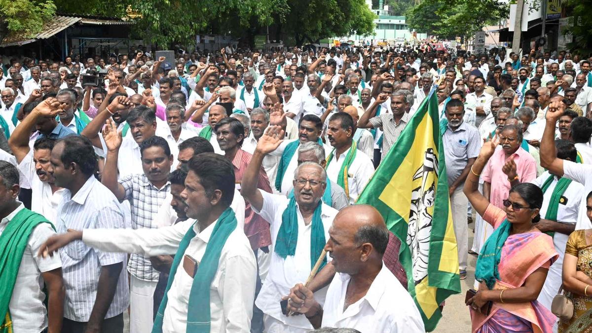 Farmers stage protest seeking implementation of crop loan waiver promise in Erode
