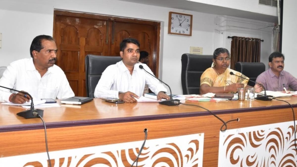 District Collector conducts meeting with bank officials in Namakkal