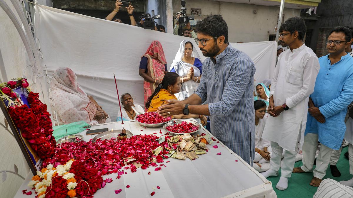 Jignesh Mevani demands SIT probe into IITB student's death