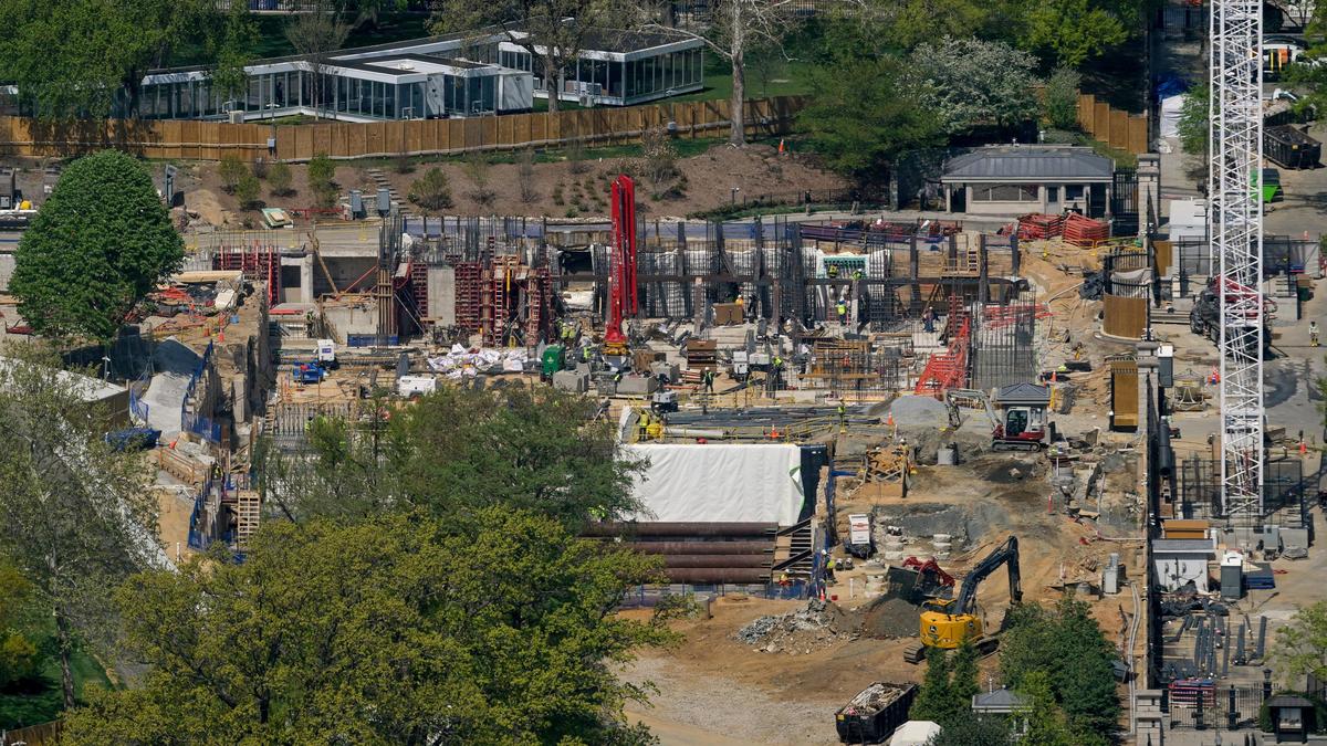 यूएस अपील कोर्ट का कहना है कि ट्रम्प के व्हाइट हाउस बॉलरूम पर निर्माण अभी जारी रह सकता है