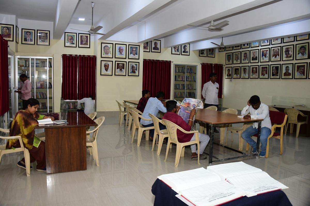 An archive showcasing various literary award recipients from Kalyana Karnataka has been established at the Kannada Department in Gulbarga University.