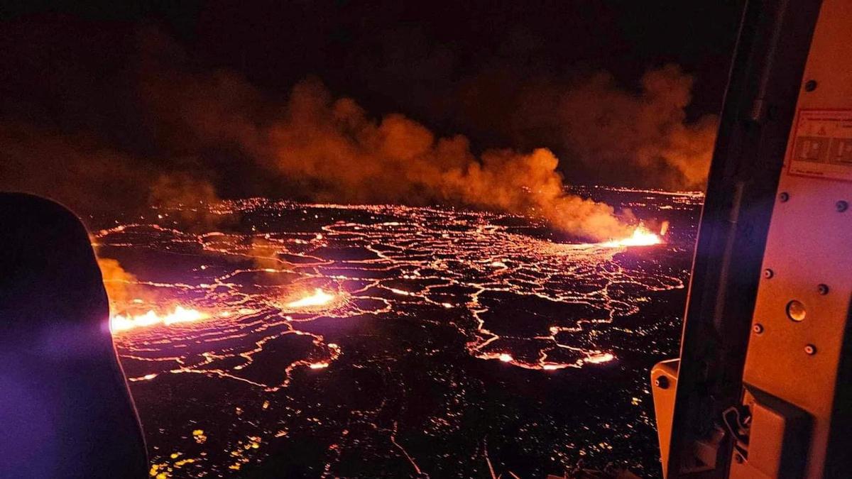 Volcano erupts in southwestern Iceland, spewing magma in spectacular show of Earth's power