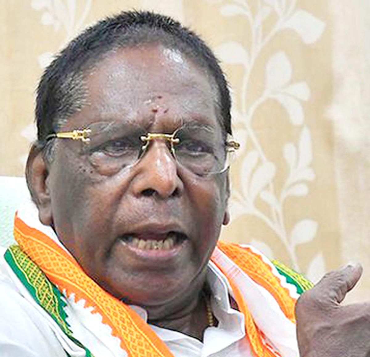 Narayanasamy seeks probe into suspension issue of varsity Registrar