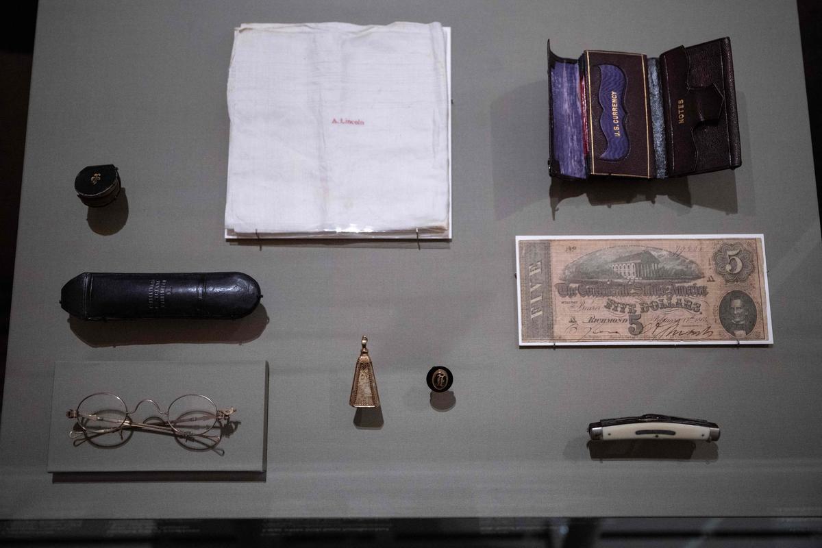 The contents of former U.S. President Abraham Lincoln’s pockets on the night he was assassinated on April 14, 1865