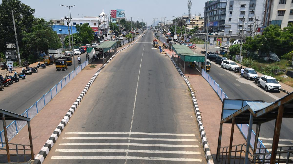 Mercury soars to 43.5° Celsius in Andhra Pradesh; 29 mandals experience severe heatwave conditions