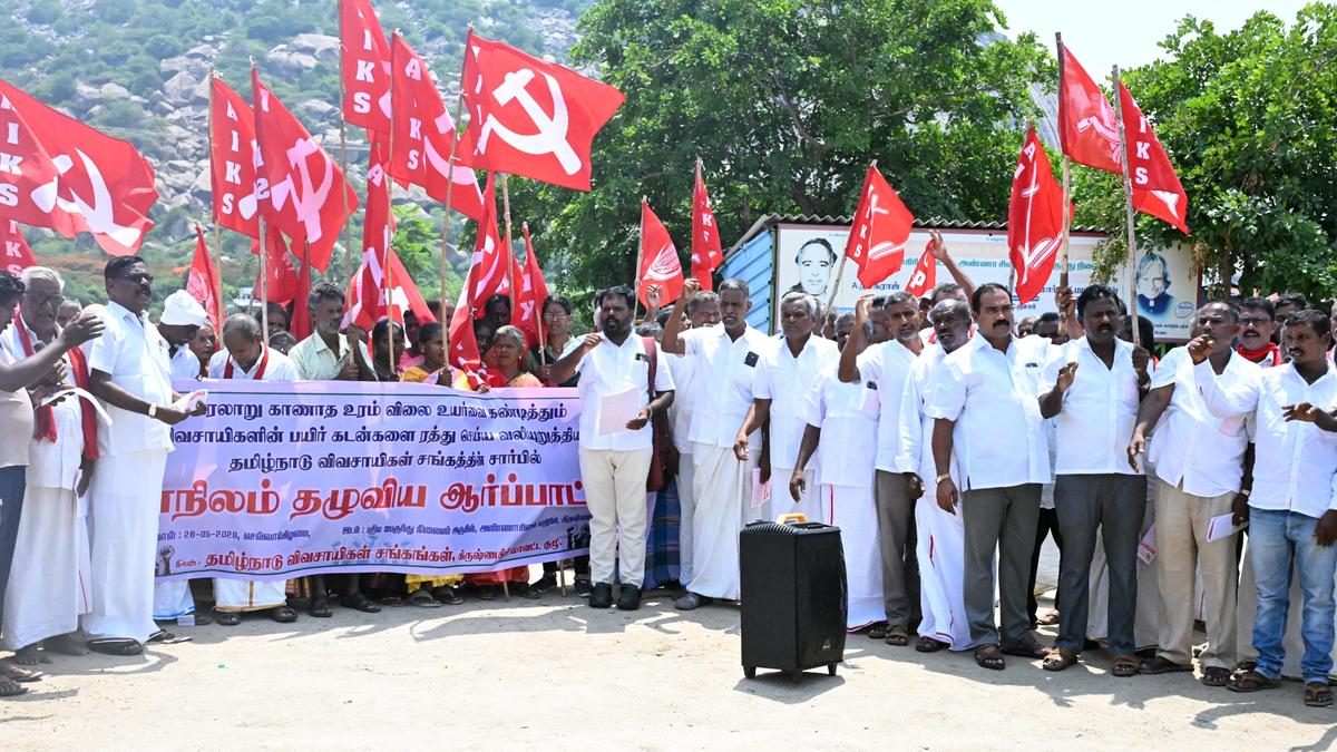 Farmers’ association stage protest in Krishnagiri