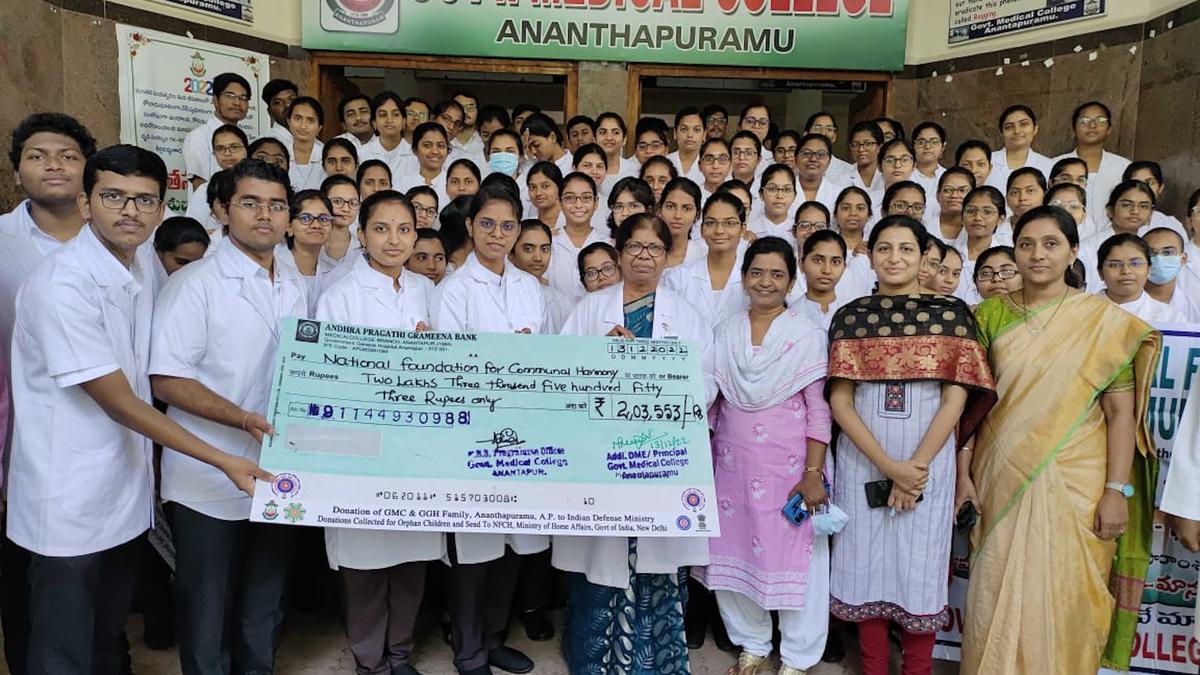 Anantapur Medical College NSS unit donates for orphans