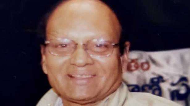 Veteran journalist and art critic Gudipoodi Srihari passes away