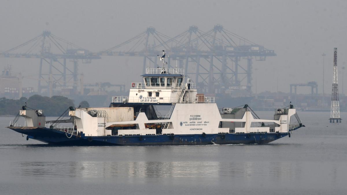 Electrical outage causes ro-ro vessel to drift momentarily