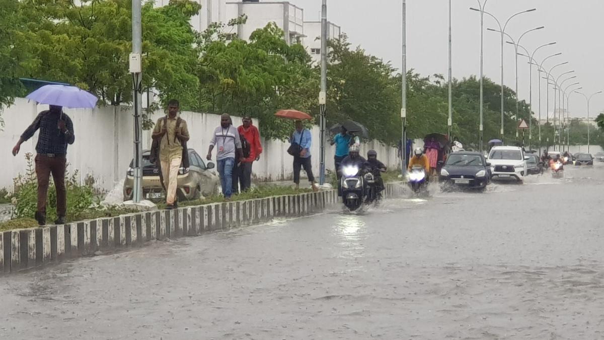 Chennai rains | Several localities experience power shutdowns