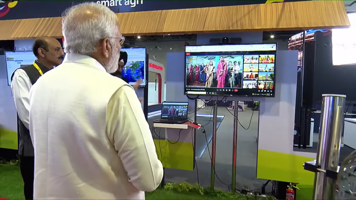 PM Modi receives a demonstration of 5G usage for video communication at Pragati Maidan, ahead of 5G launch in New Delhi on October 1, 2022. Photo: Screengrab from YouTube/PMOIndia