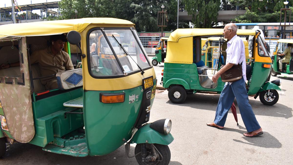 Commuters flag lack of transparency in auto, cab fares on aggregator apps
