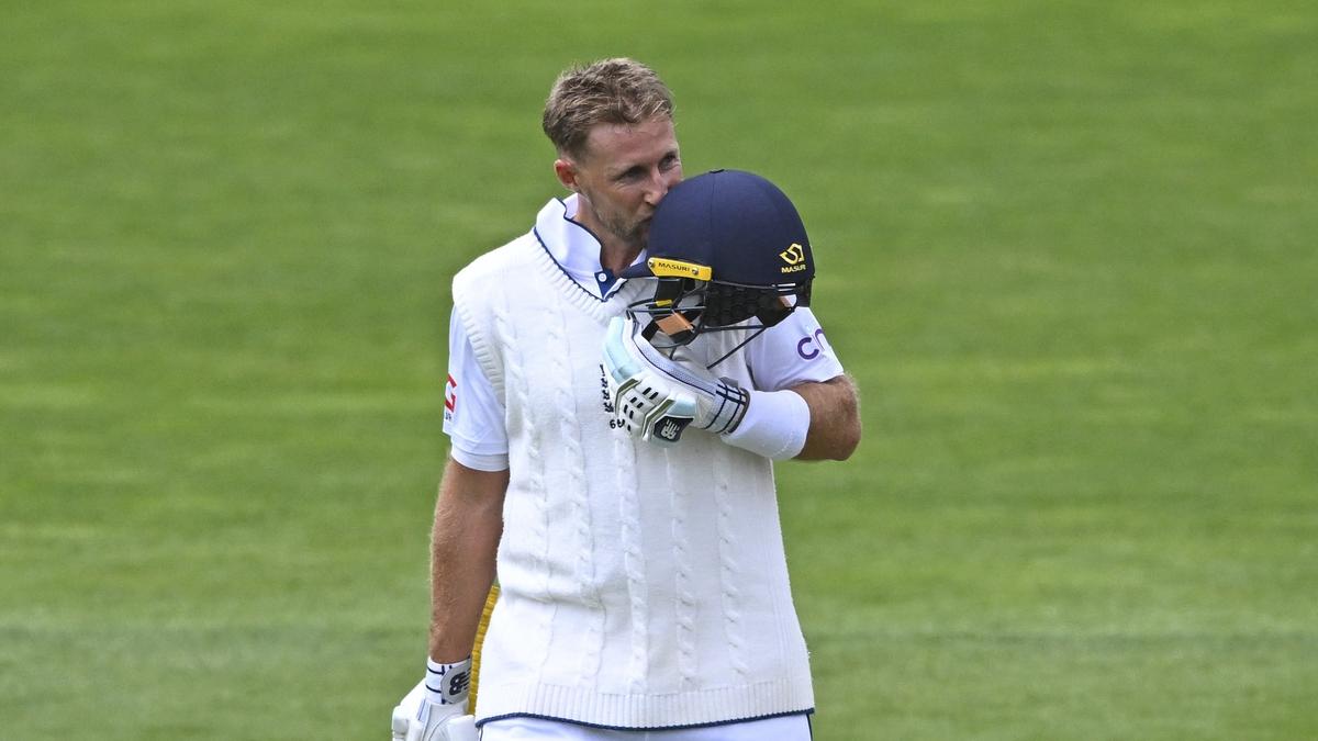 Joe Root 2.0 — a perfect symmetry between unorthodoxy and consistency