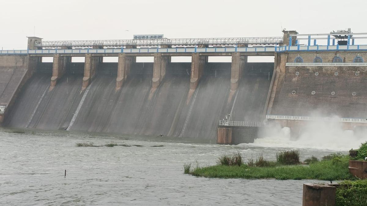 Water level in Mullaperiyar dam stands at 139.60 feet